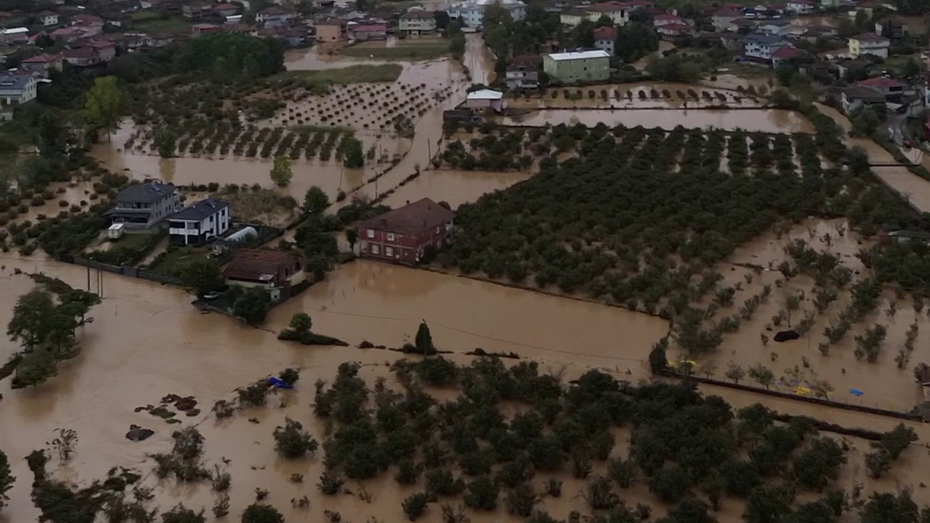 Sakarya'da yoğun sağanak sonrası sel ve su baskınları etkili oldu