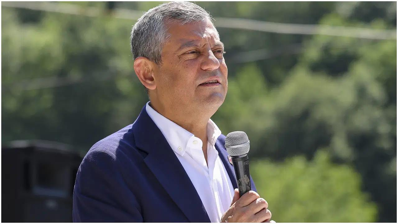 Özgür Özel'den Fon Soruşturmasına İlişkin Video: 'Asrın Soygununa Giden Yolun Taşları Nasıl Döşendi?'