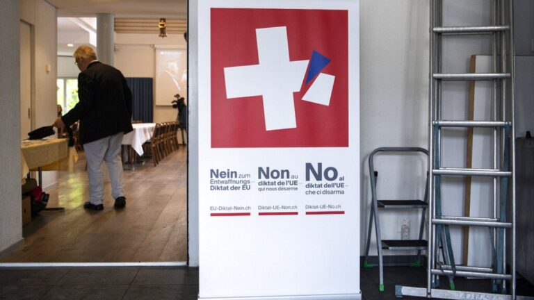 İsviçre emeklilik yaşını ve maaşını yükseltmeyi öneren iki referanduma gidiyor