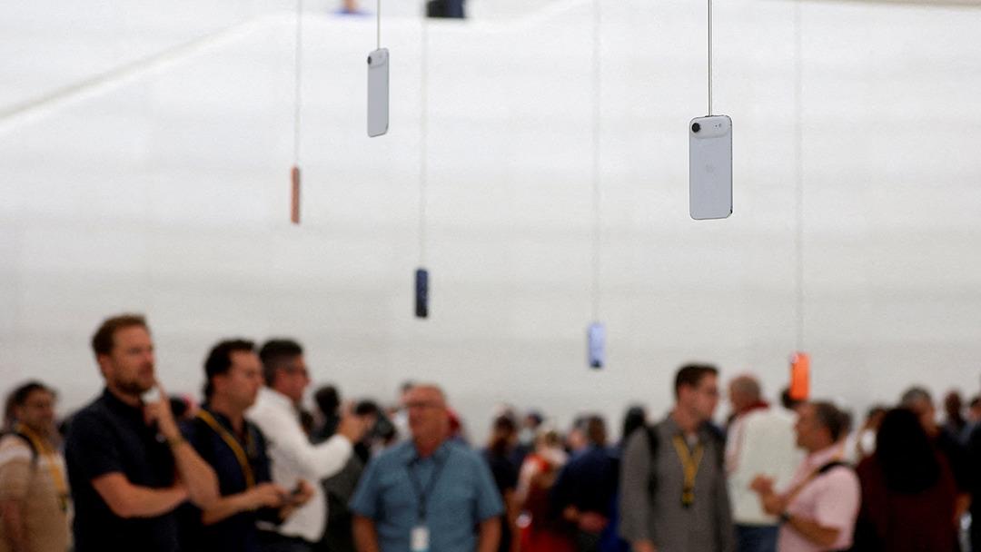 Cep telefonlarında yeni dönem! iPhone bunu ilk kez yaptı: SIM kartlar tarihe dahil mi? 2