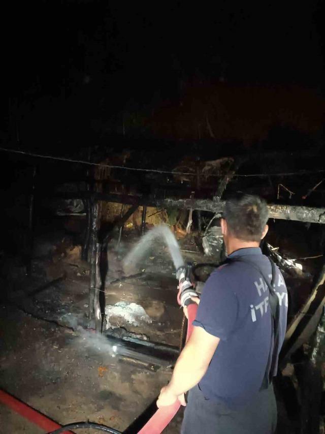 Samanda'da depo olarak kullanılan perde yaktı 2